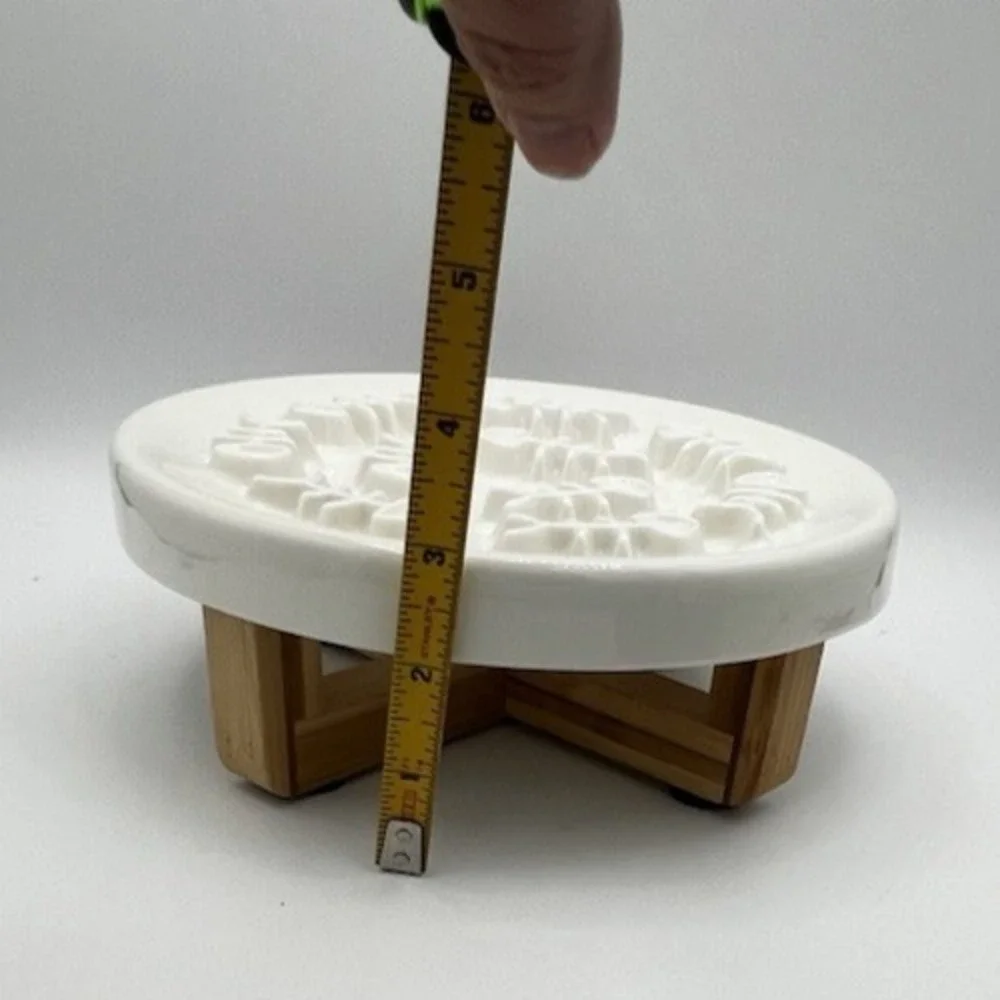 Slow Feeder Puzzle White Ceramic w/ Wood Stand Cat Dog Fish Design‎ 8.25